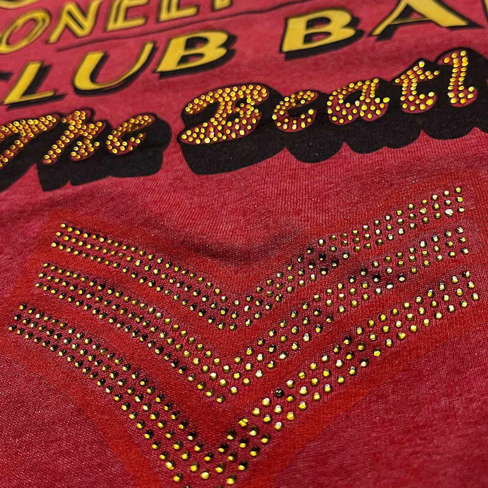 THE BEATLES - SGT PEPPER STACKED CRYSTALS - T-Shirt Red (Embellished) - Image 2
