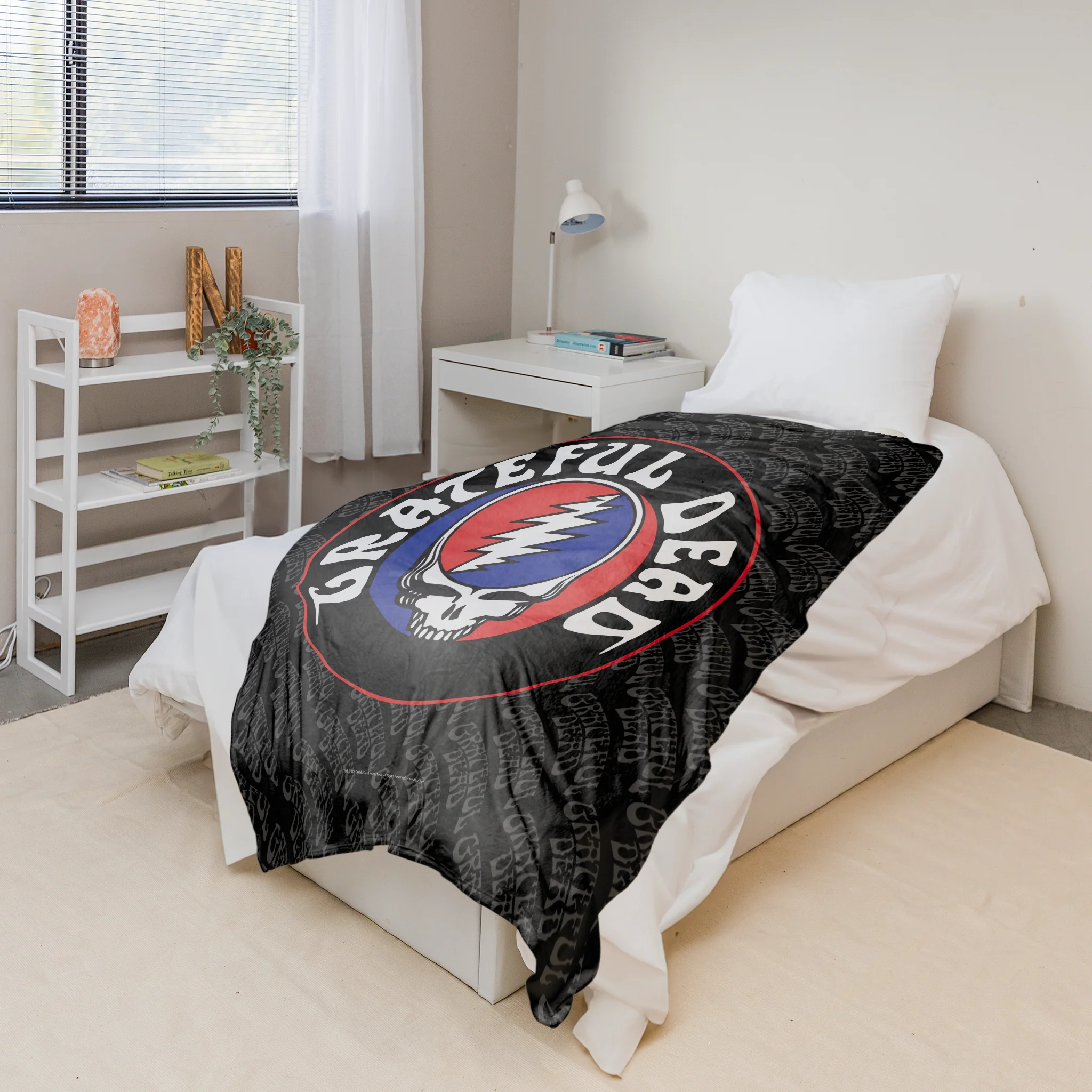 Rocksax Grateful Dead Sherpa Fleece Blanket - Logo - Image 4